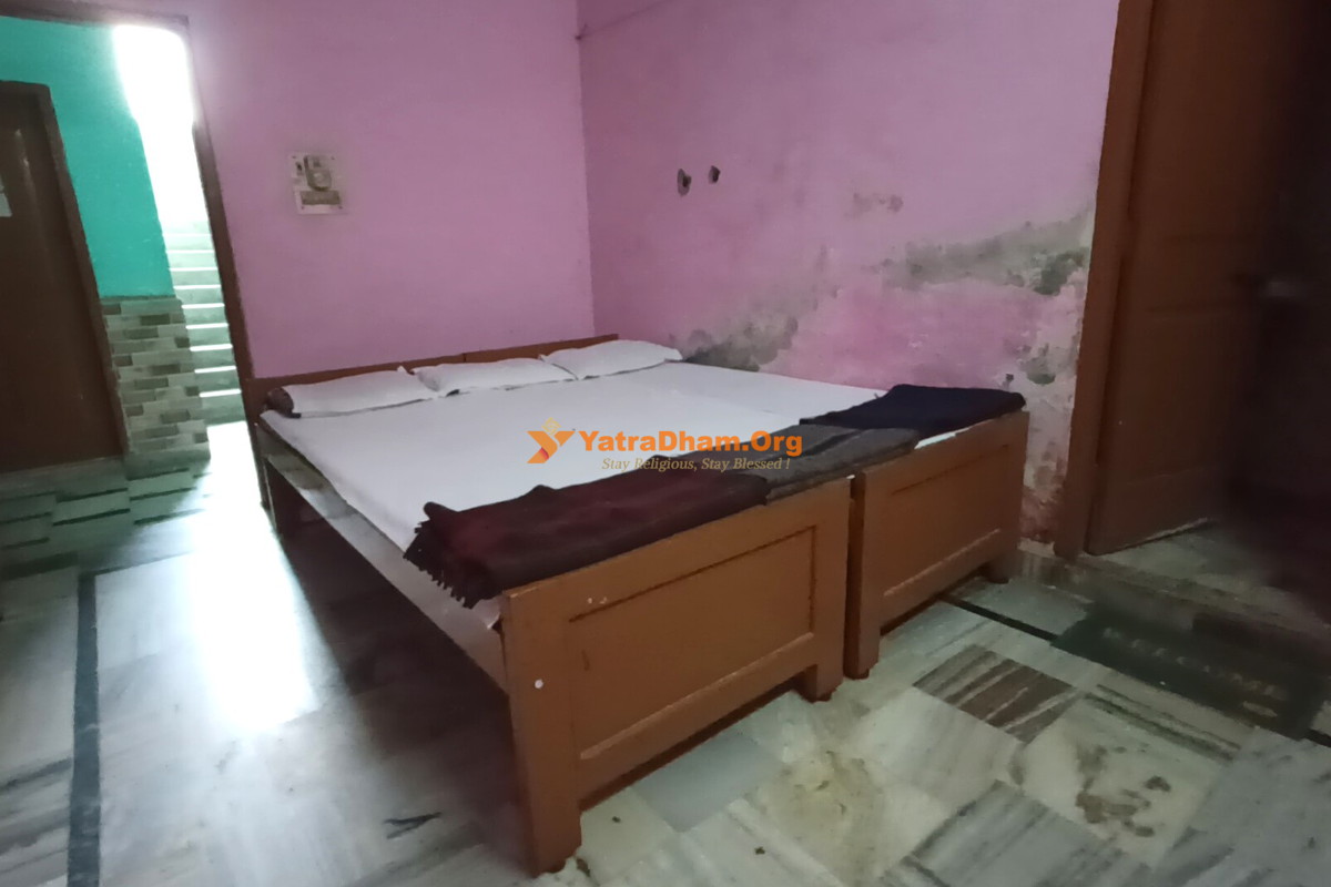 Shri Sanatan Gaudiya Math (Building 1) Varanasi 3 Bed Room