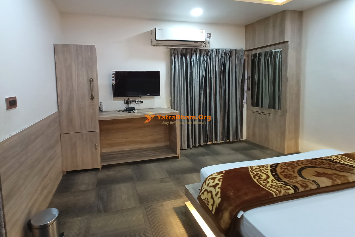 The Kashi Iconic Guest House Varanasi 2 Bed Room