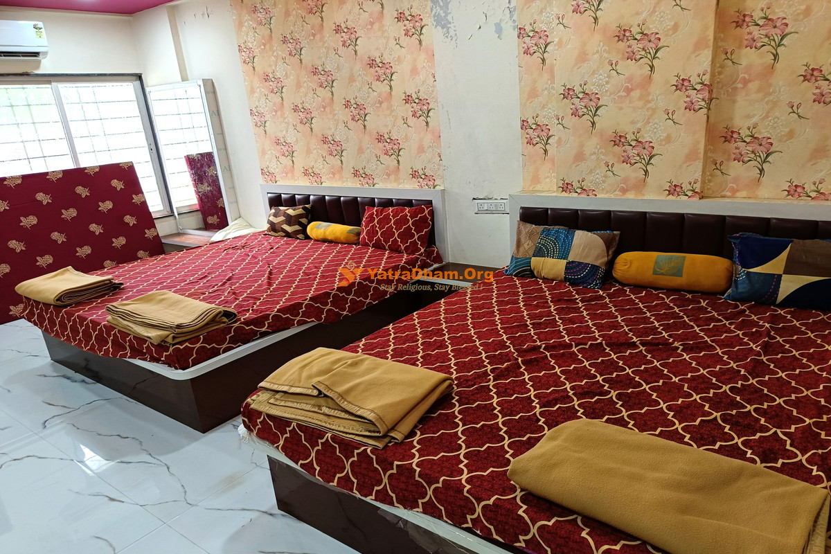 Ramanand Bhakta Nivas Jejuri Room