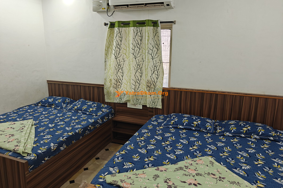 Guru International Lodge Mantralayam 4 Bed Room