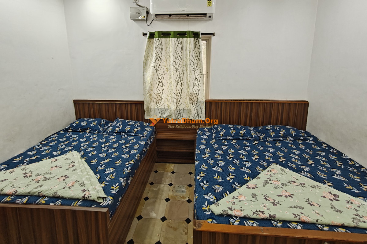 Guru International Lodge Mantralayam 4 Bed Room