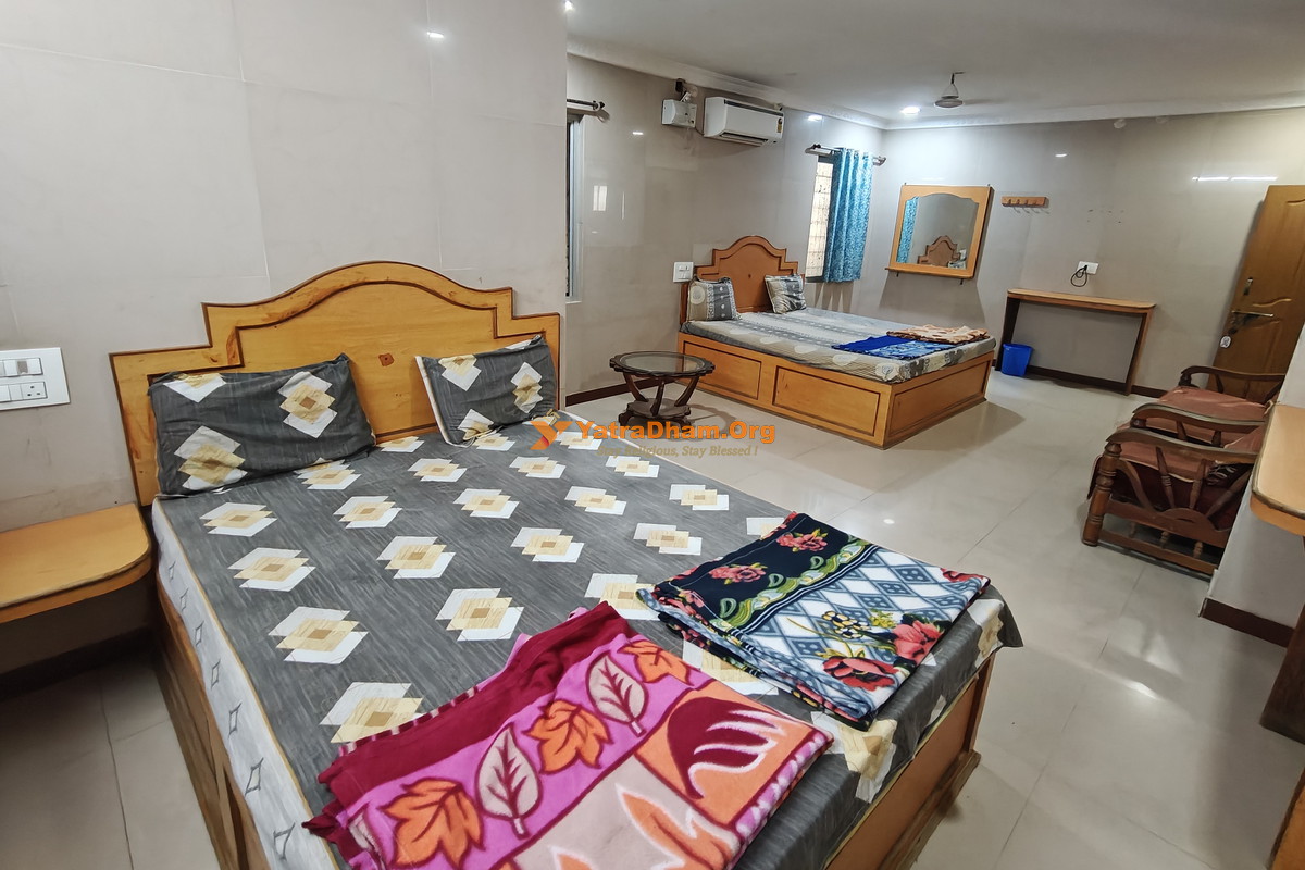 Sri Guru Vathsalya Lodge Mantralayam 4 Bed Room View