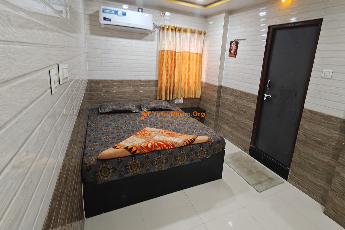  Sri Gurunatha Residency Lodge Mantralayam 2 Bed AC Room