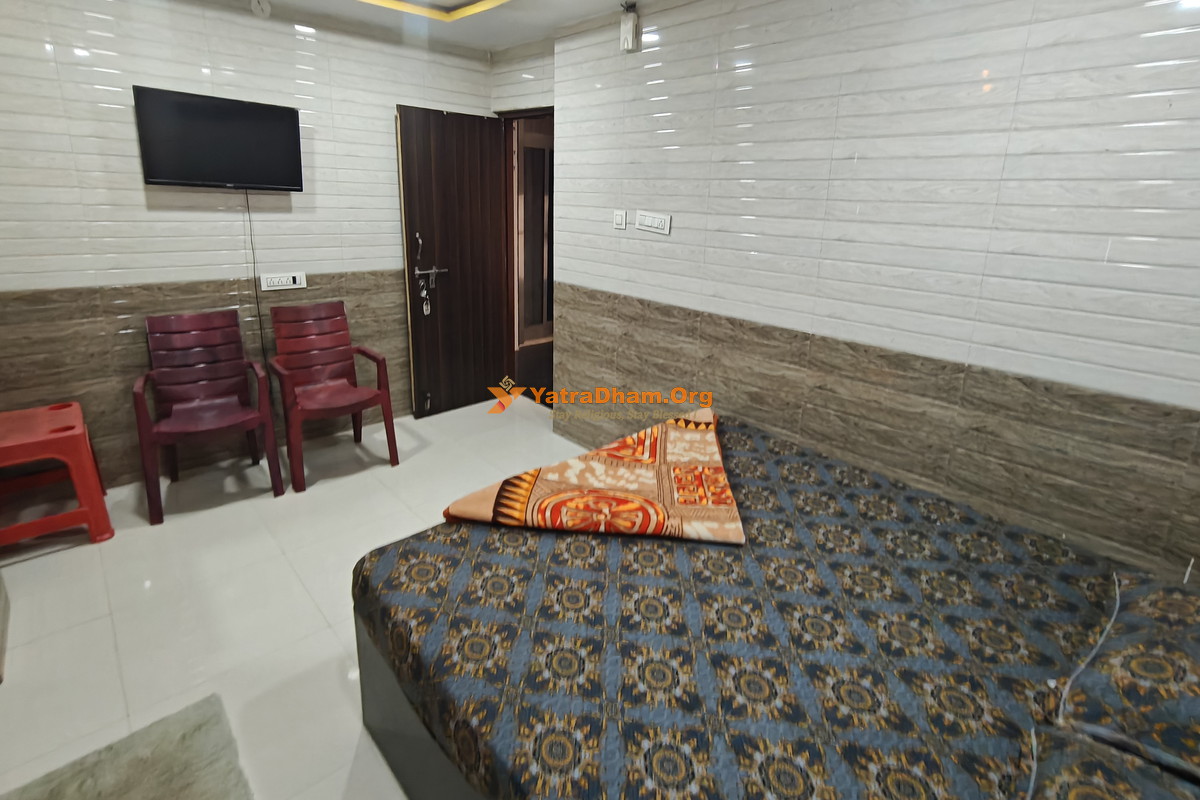 Sri Gurunatha Residency Lodge Mantralayam 2 Bed AC Room