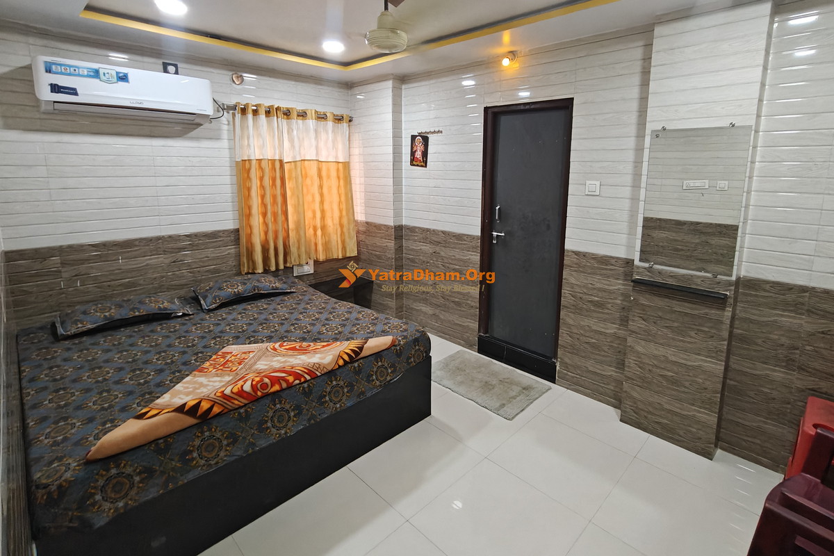 Sri Gurunatha Residency Lodge Mantralayam 2 Bed AC Room