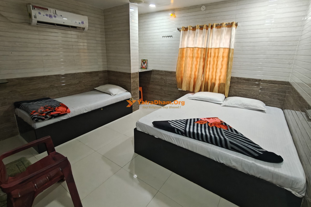 Sri Gurunatha Residency Lodge Mantralayam 3 Bed AC Room