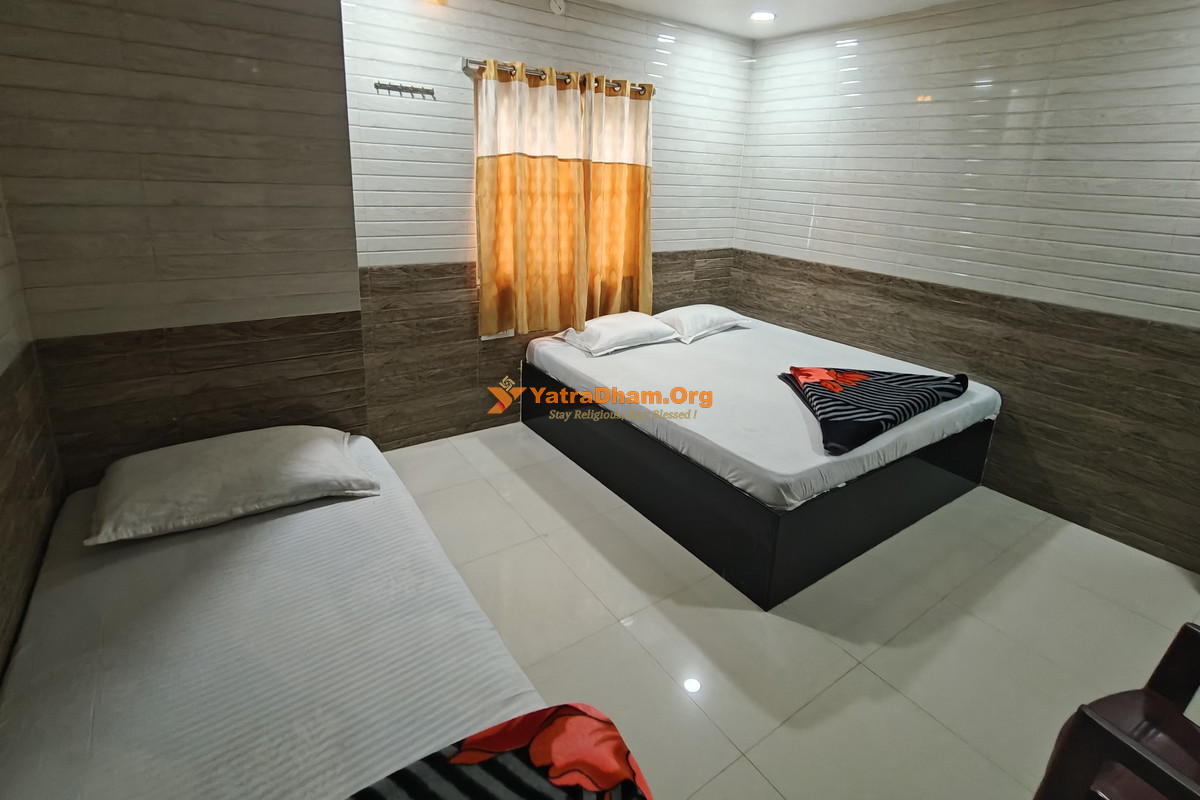 Sri Gurunatha Residency Lodge Mantralayam 3 Bed AC Room
