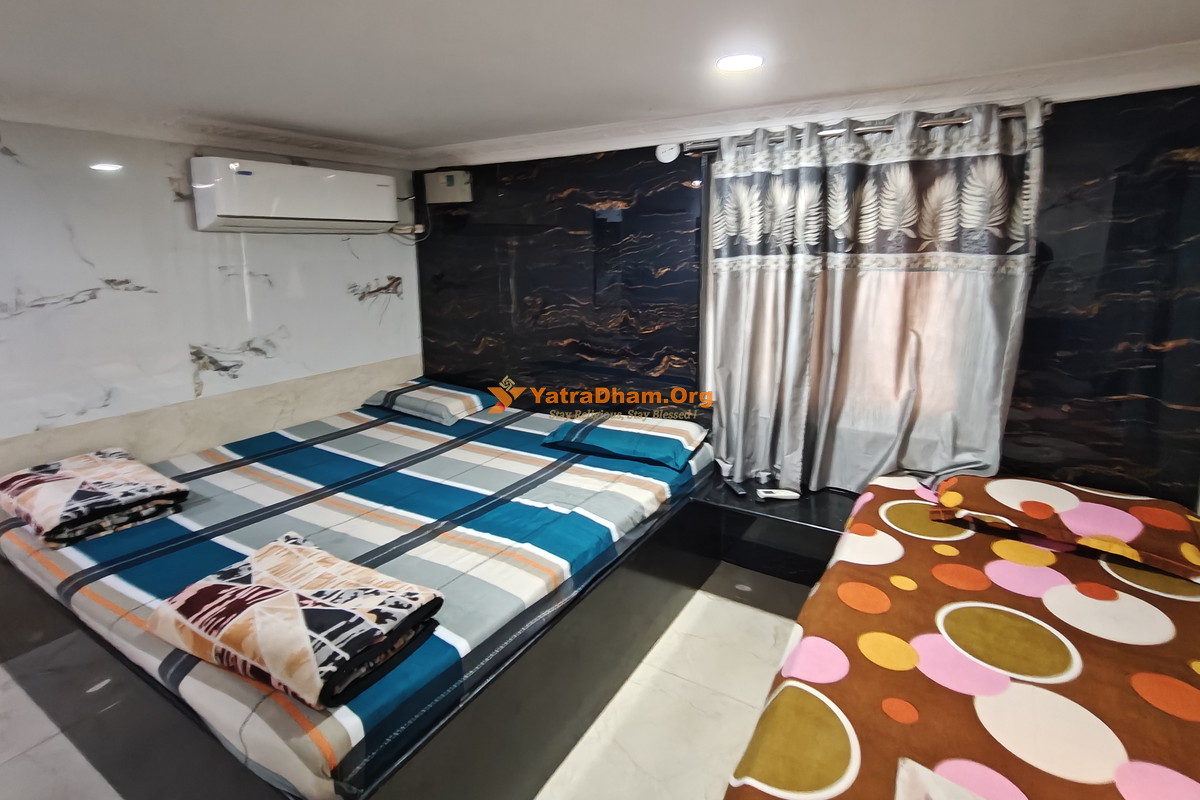 Lodge Tridhama Mantralayam 3 Bed Room