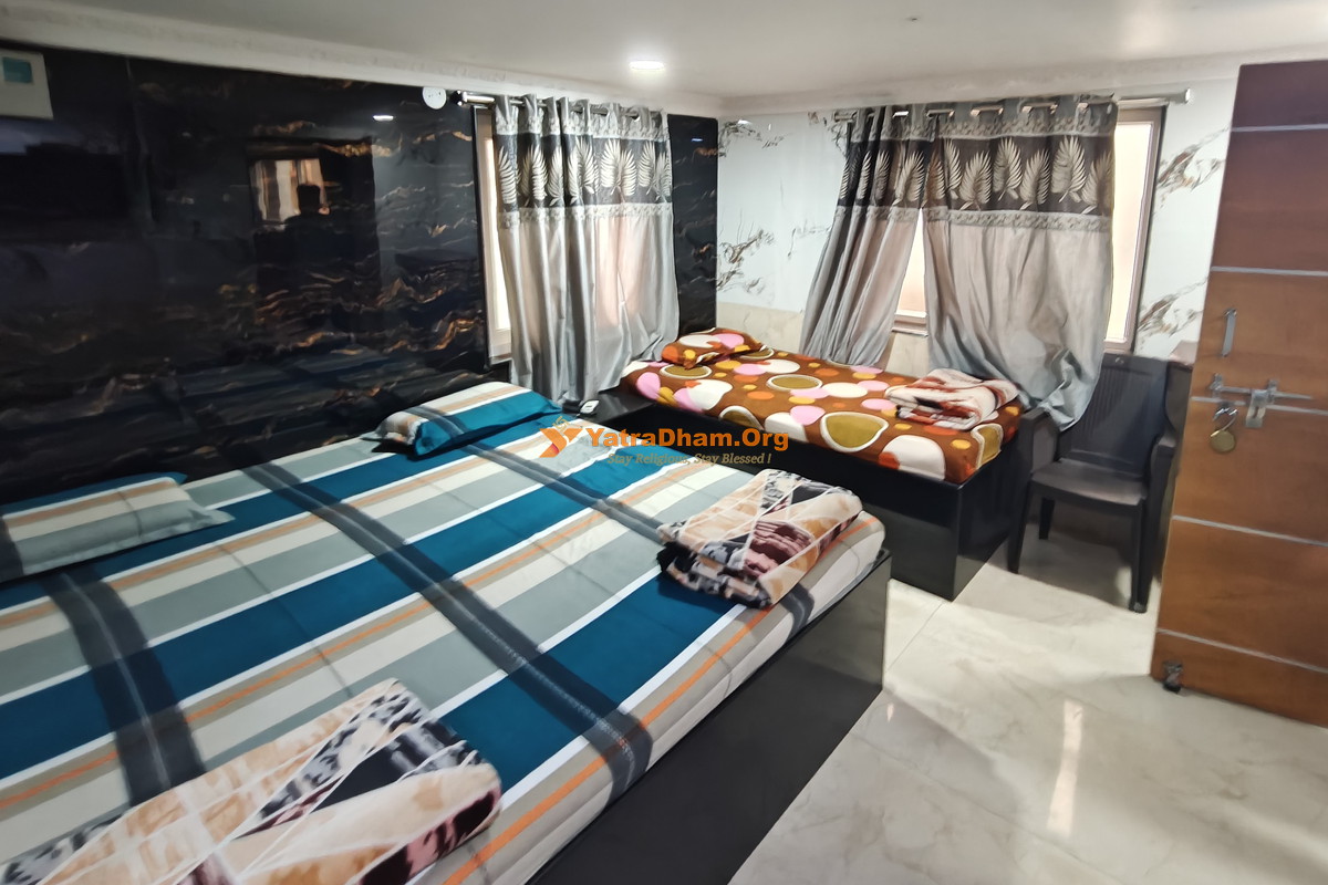 Lodge Tridhama Mantralayam 3 Bed Room
