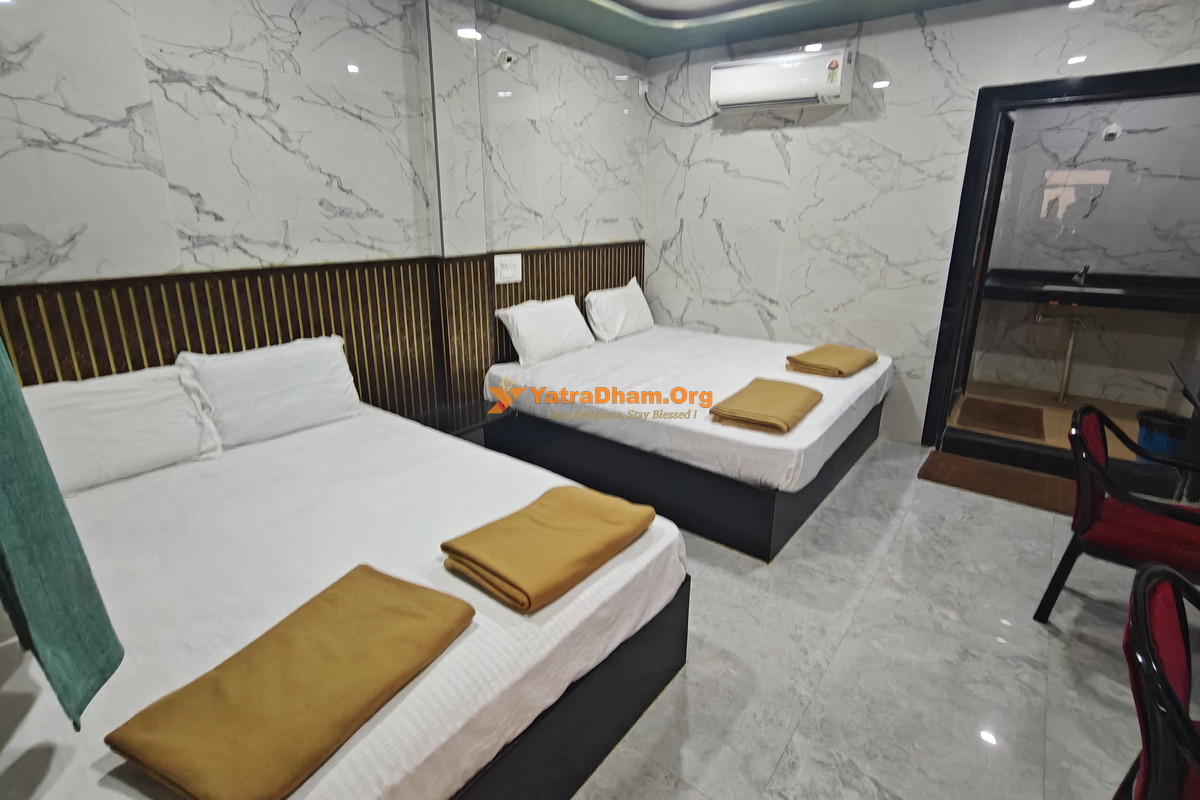 Ragha Deepa Deluxe Mantralayam 3 Bed Room