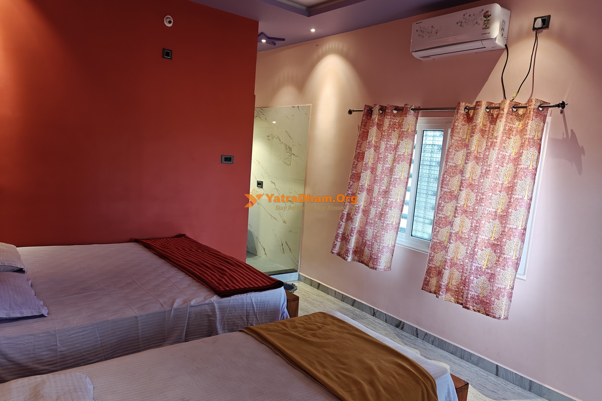 Suresh Guest House Hampi (Commercial Street) 3 Bed Room