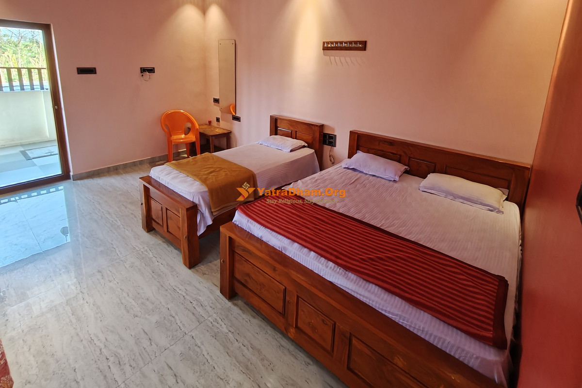 Suresh Guest House Hampi (Commercial Street) 3 Bed Room