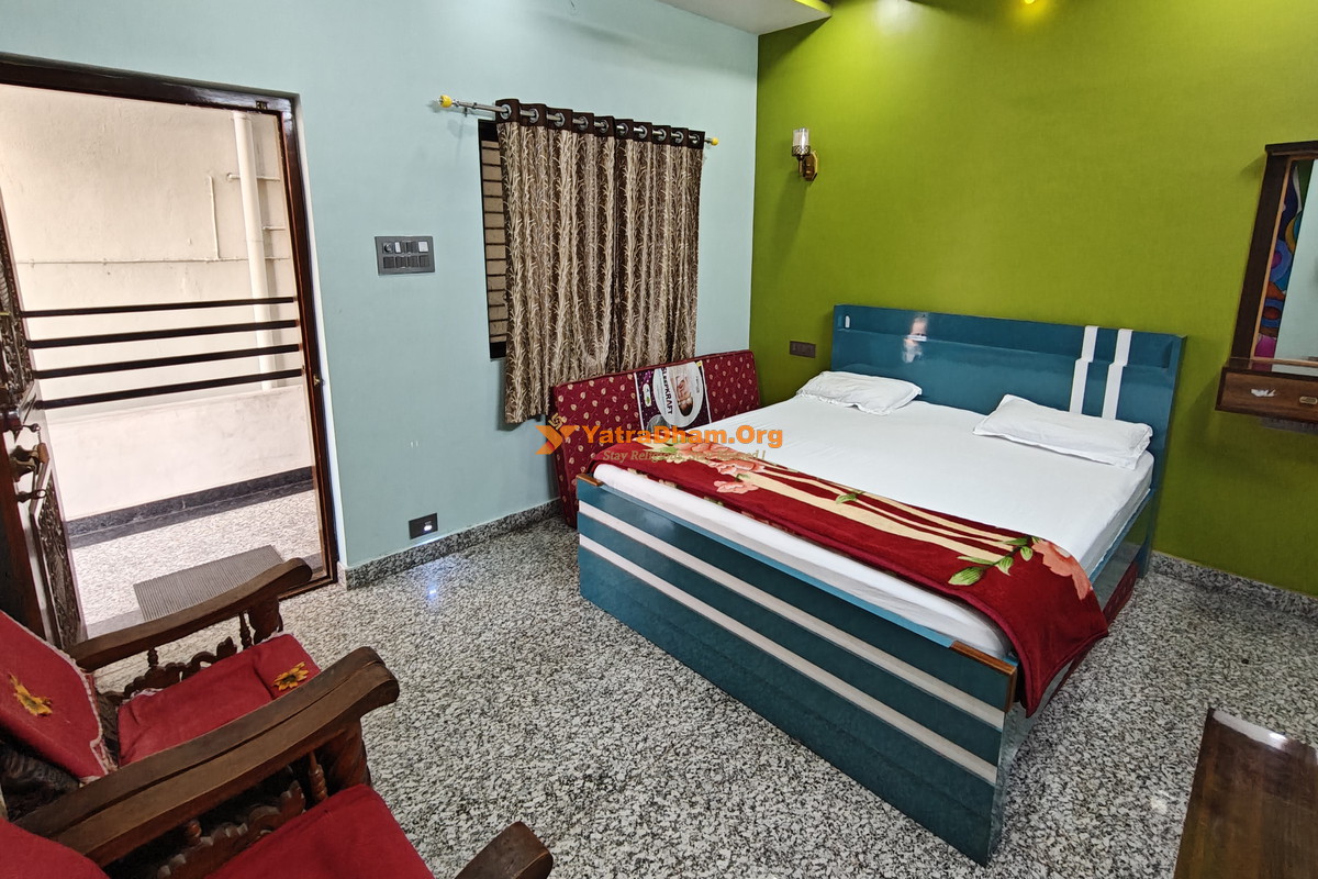 Aditya Tourist Home Hampi (Commercial Street) 2 Bed Room