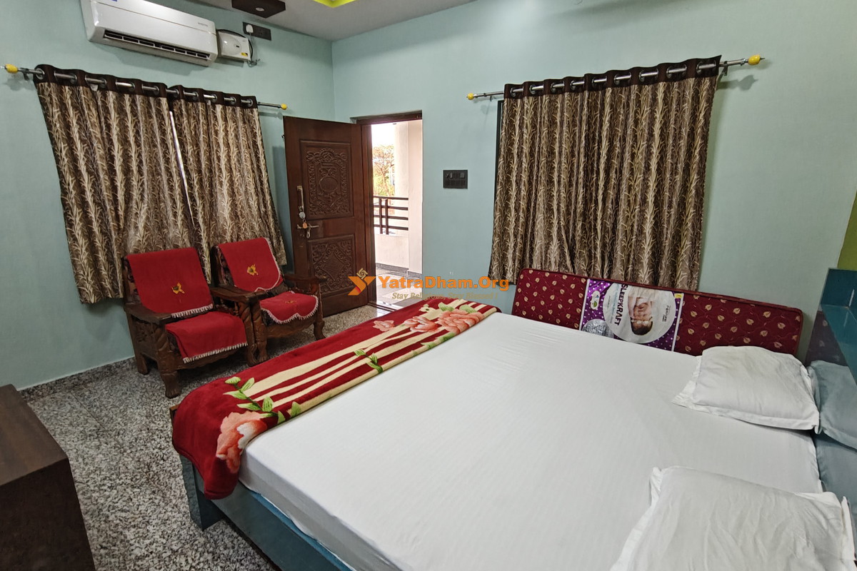 Aditya Tourist Home Hampi (Commercial Street) 2 Bed Room