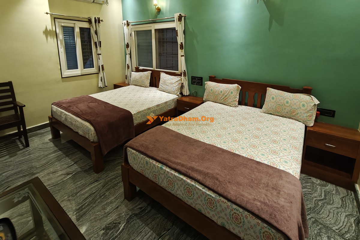 Anu Paradise Hampi (Commercial Street) 4 Bed Room