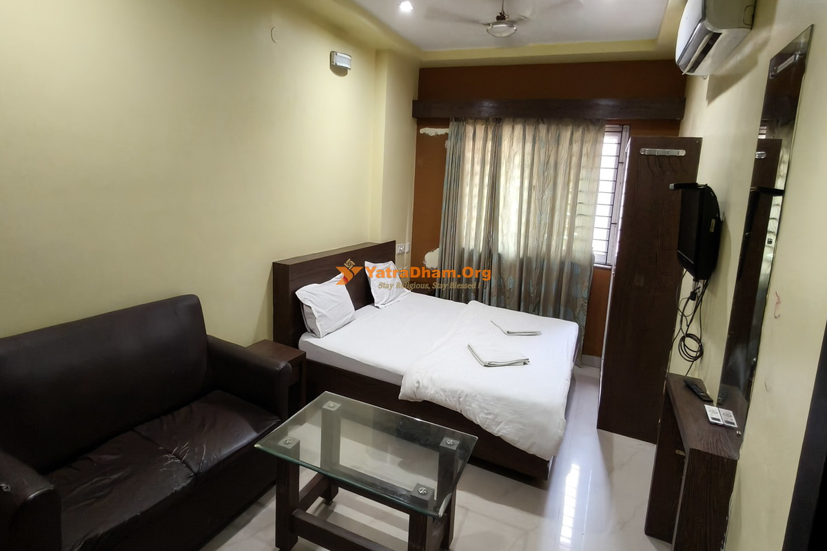 Shree Vishnu Darshan Holiday Home Jagannath Puri 2 Bed Super Deluxe AC Room View