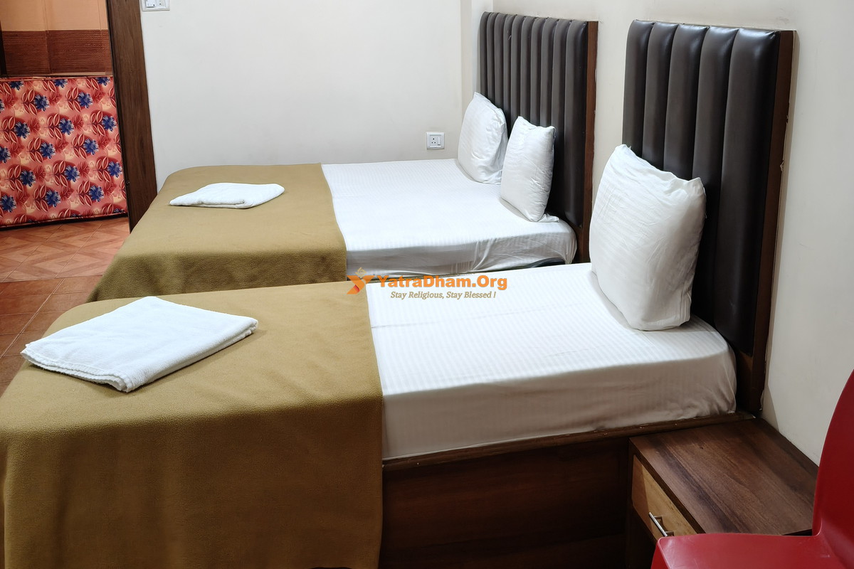 Jagannath Puri Hotel Guru Estate - Bihar Atithi Bhawan 3 Bed Room View