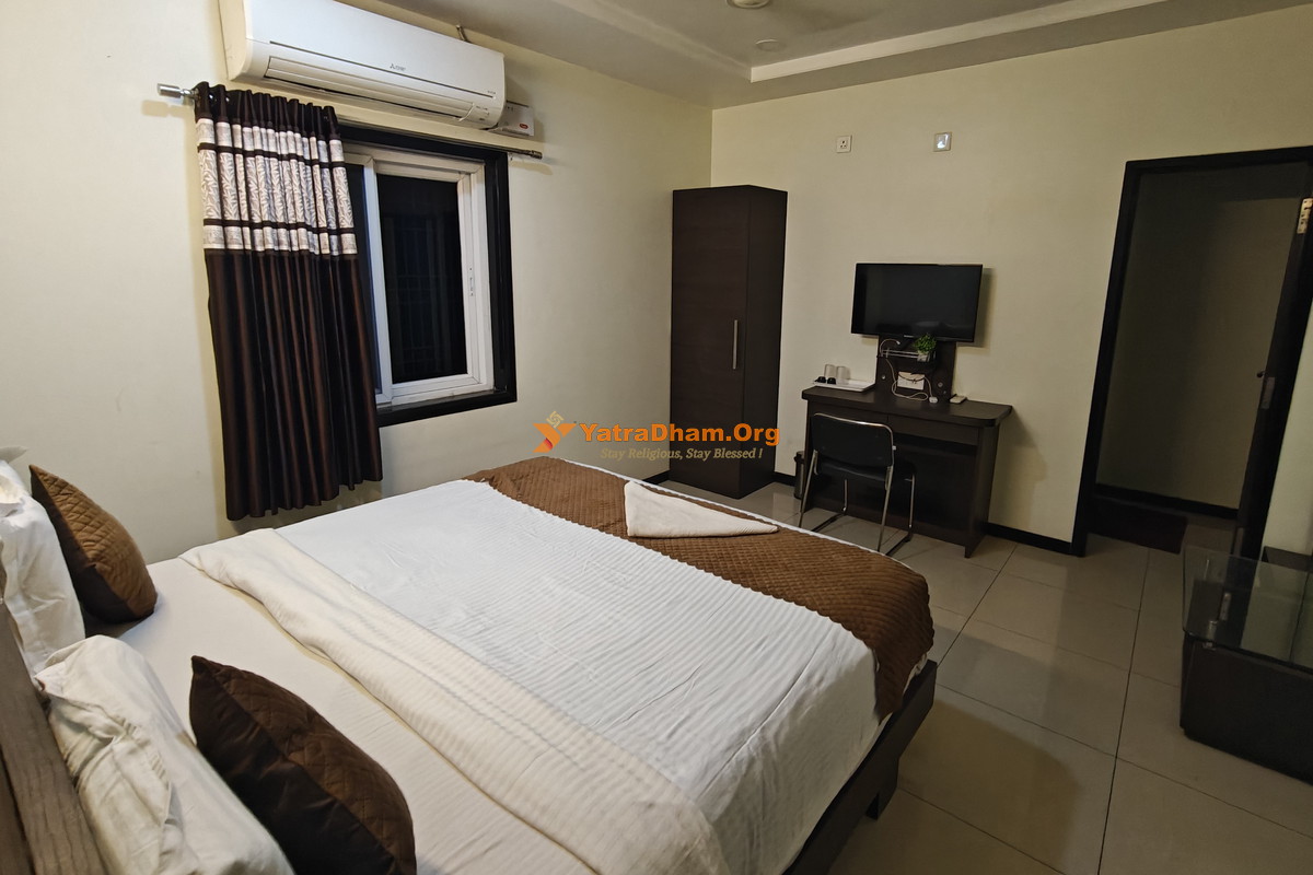 Sri Jupudy Residency Rajahmundry  2 Bed AC Room