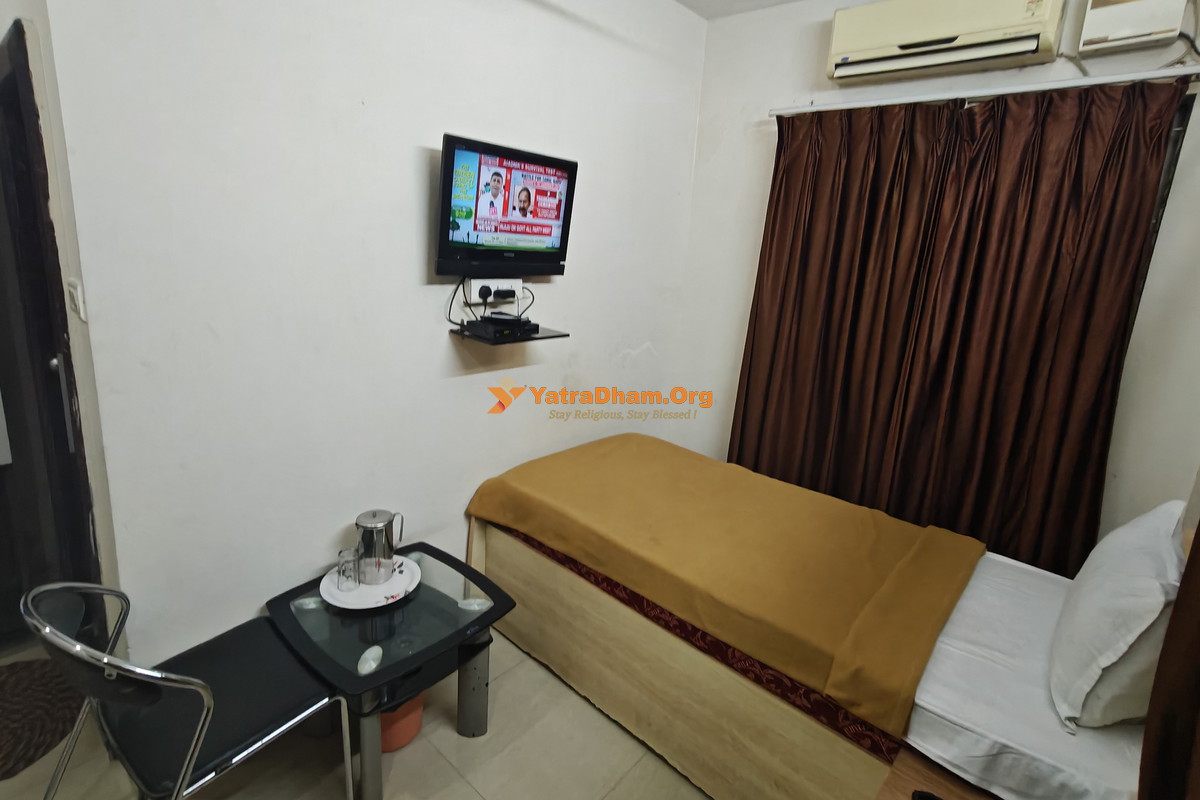 Hotel Jagadeeswari Rajahmundry Single Bed Room