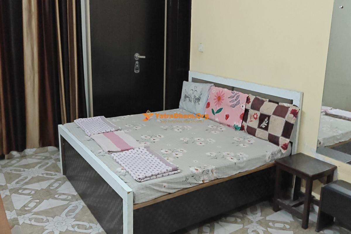 Shri Sidh Baba Kashigiri Ji Maharaj Dham Haridwar 3 Bed Room View