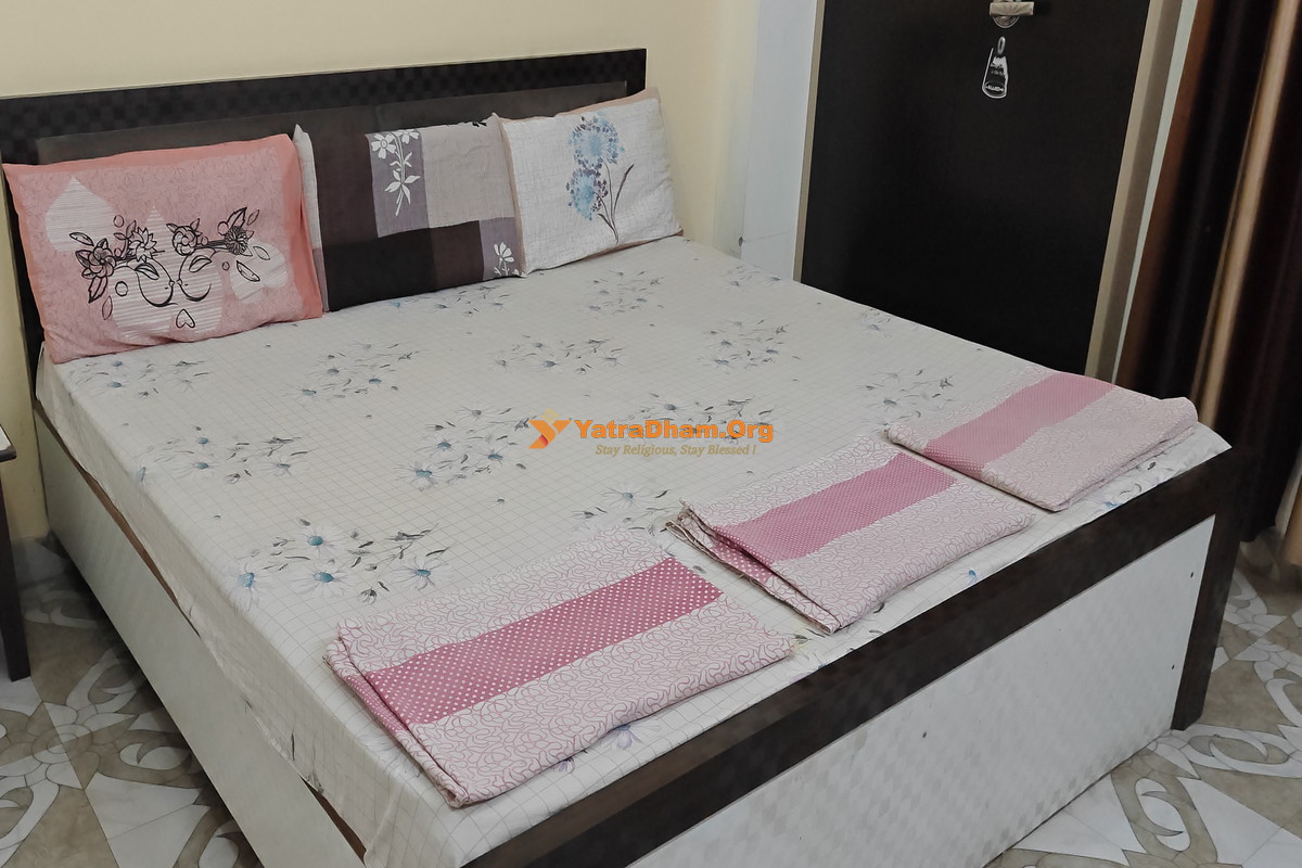 Shri Sidh Baba Kashigiri Ji Maharaj Dham Haridwar 2 Bed Room View