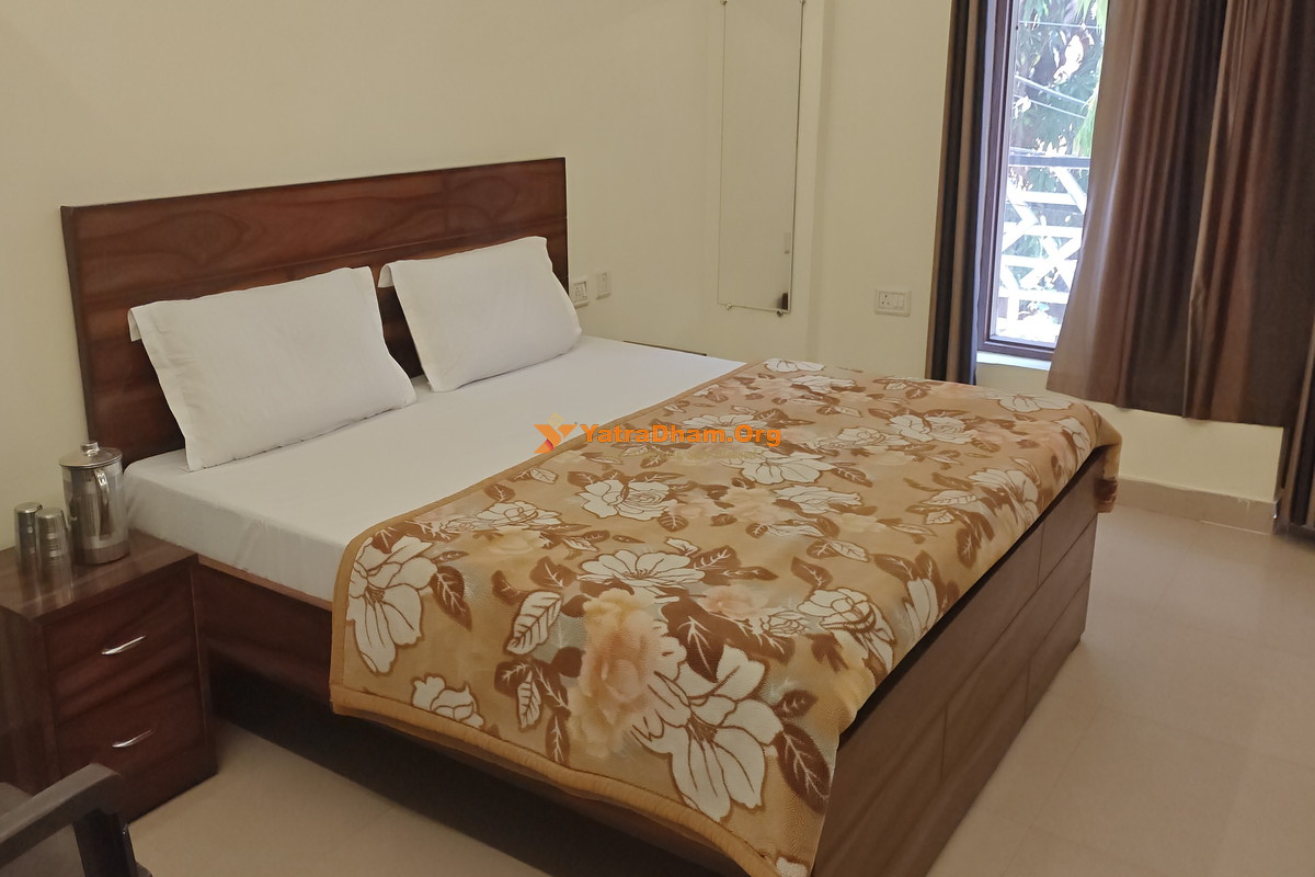 Gopi Dham Dharamshala Haridwar 2 Bed Room View