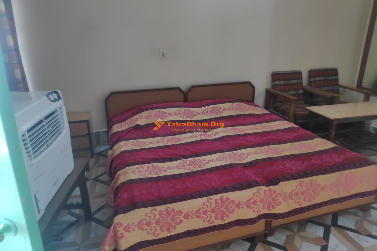Alaknanda Tourist Complex (GMVN) Srinagar Dormitory Hall View