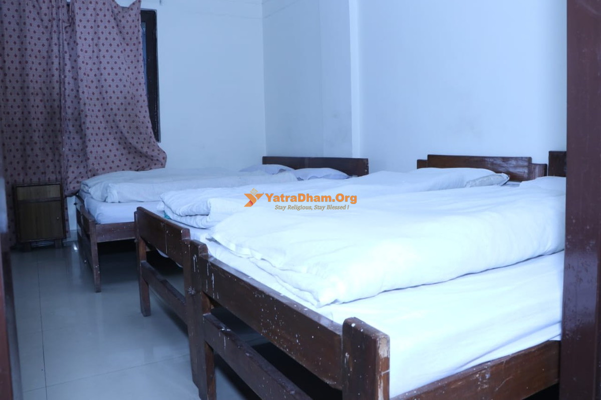 Tourist Rest House Gopeshwar (GMVN) - Gopeshwar 2 Bed Dormitory Room View