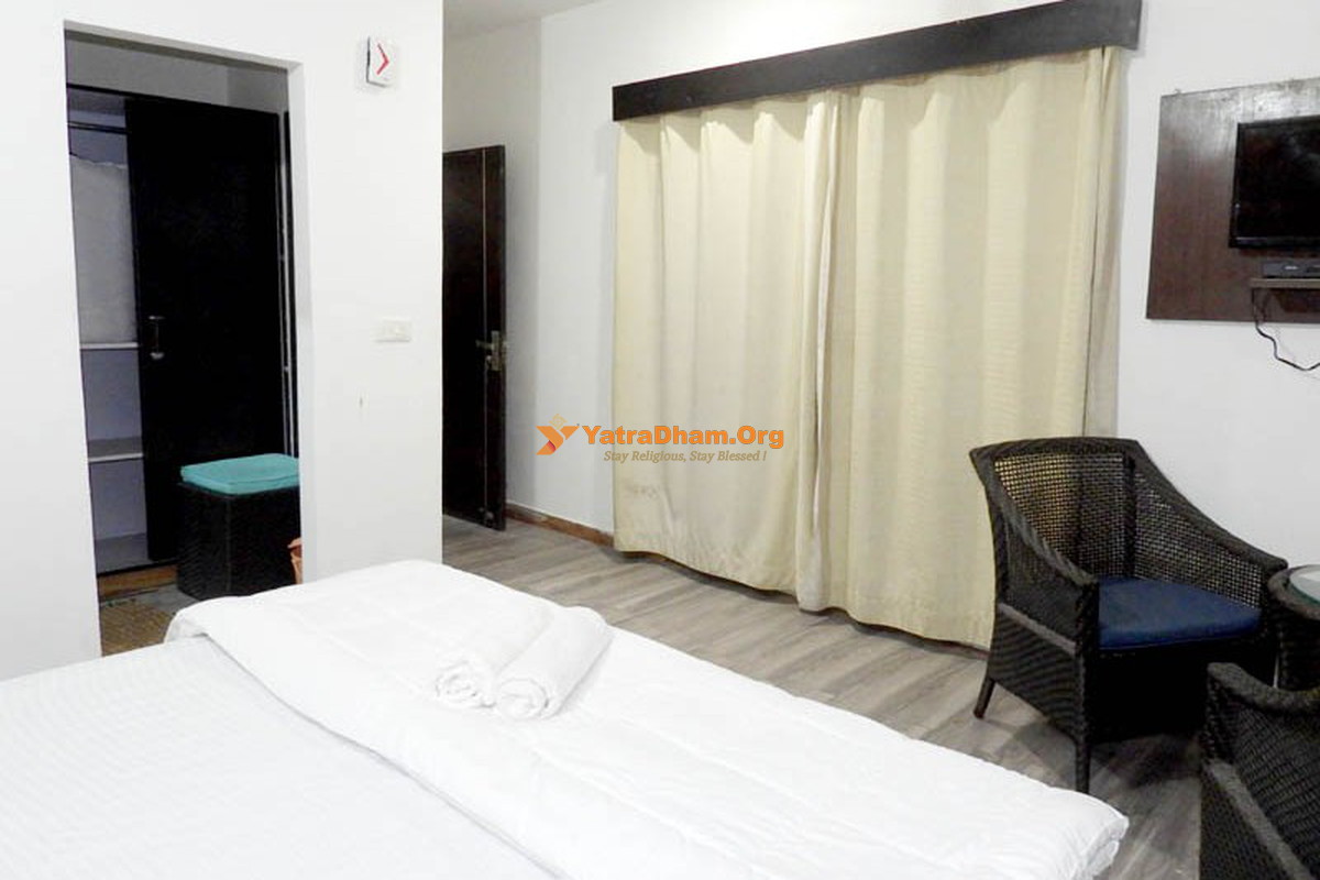 Shiv Gaura Tourist Complex (GMVN) - Triyuginarayan 2 Bed Deluxe Hut Room View