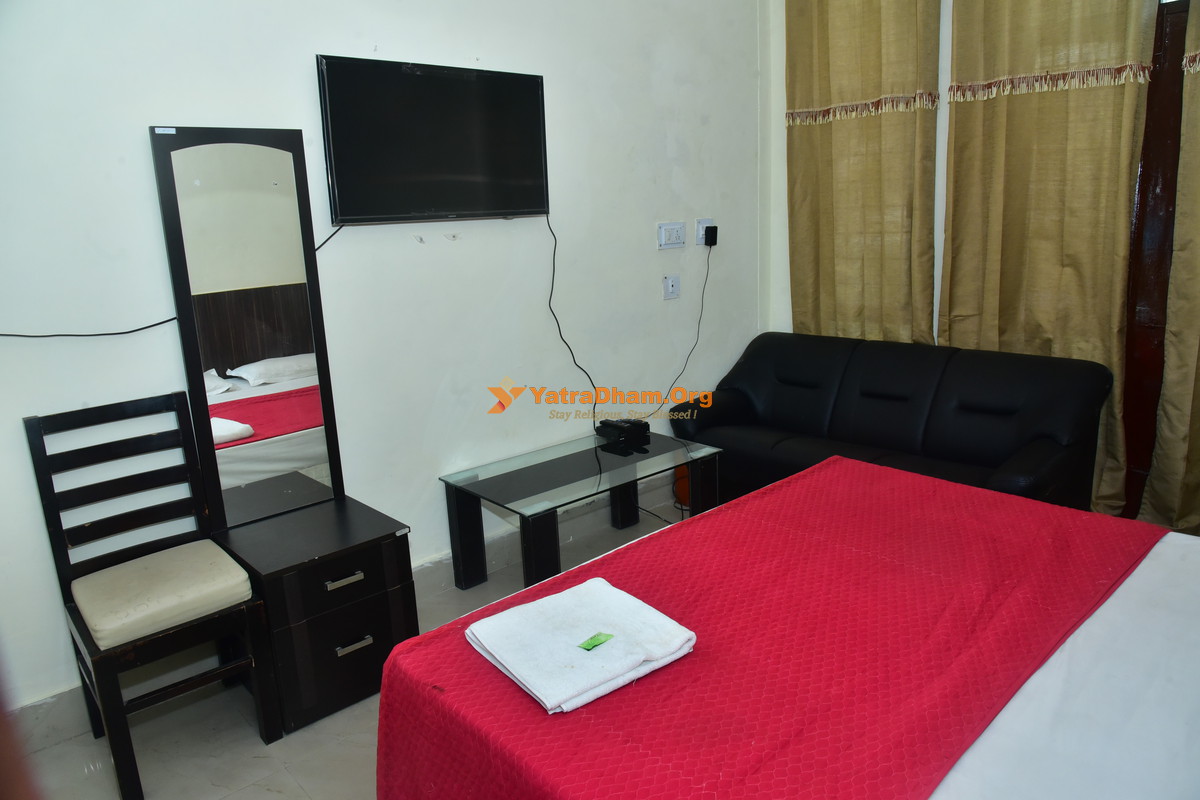 Tourist Rest House (GMVN) Maneri Dormitory Hall View