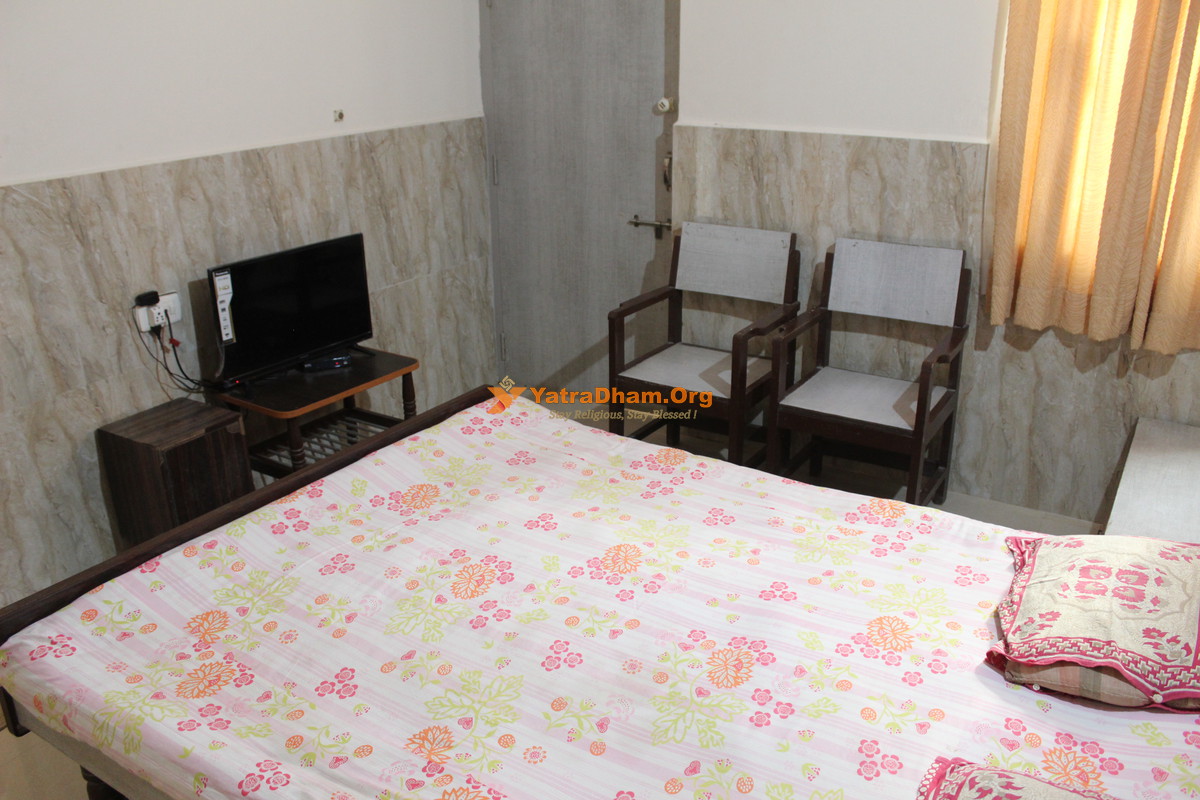 Atithi Gruh Dwarka Damani 2 Bed Room