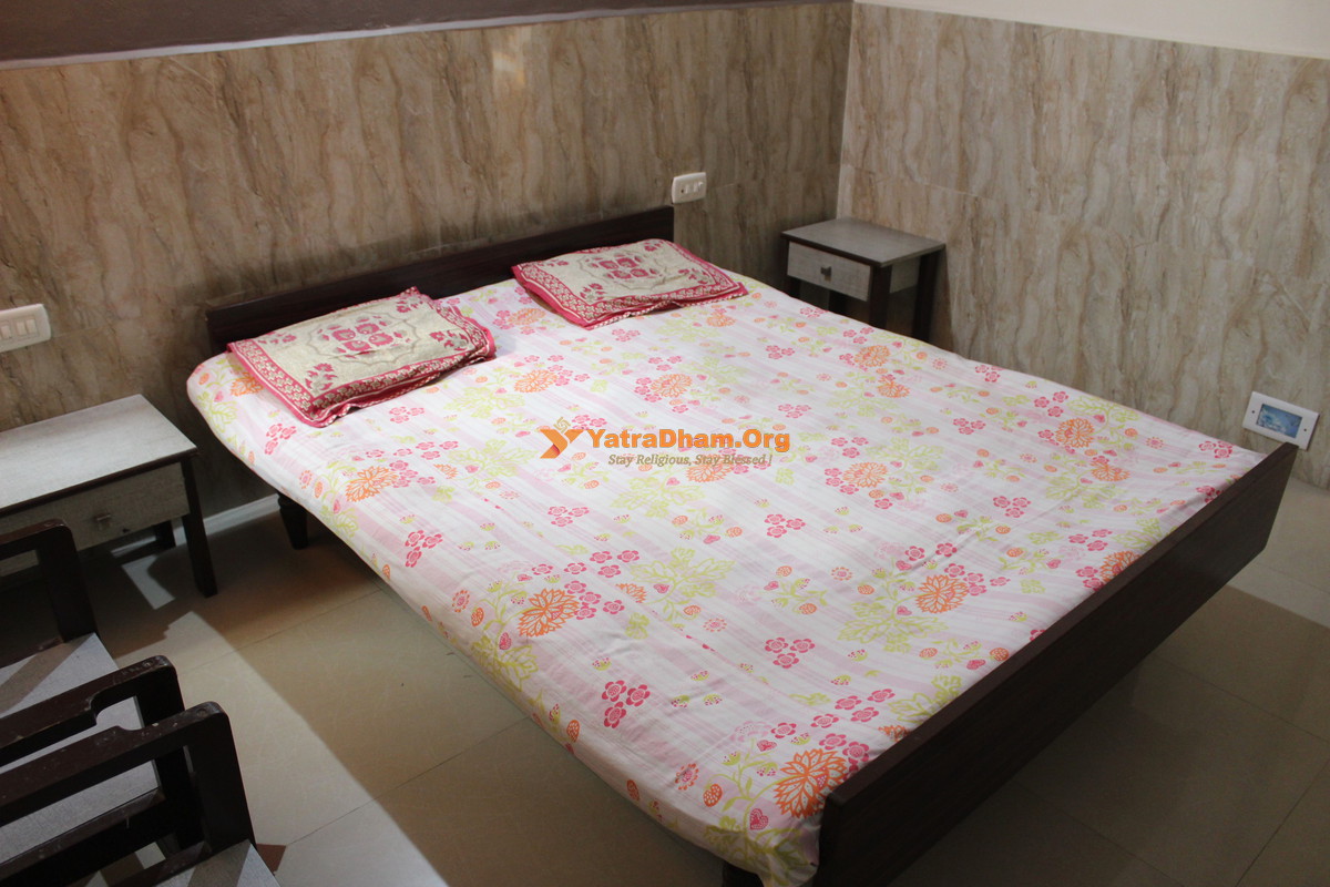 Atithi Gruh Dwarka Damani 2 Bed Room