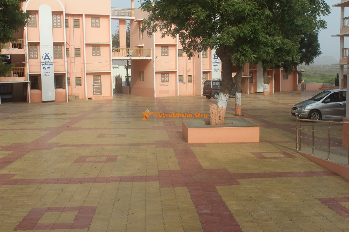 Ishwar Ashram Seva Trust (Vandhay Tirth Dham) Kutch Bhuj Building