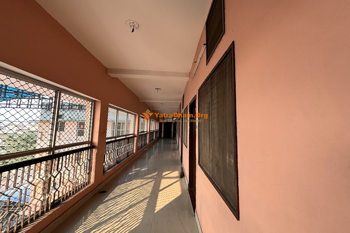 Shri Jain Shwetamber Tirth Society Varanasi Lobby