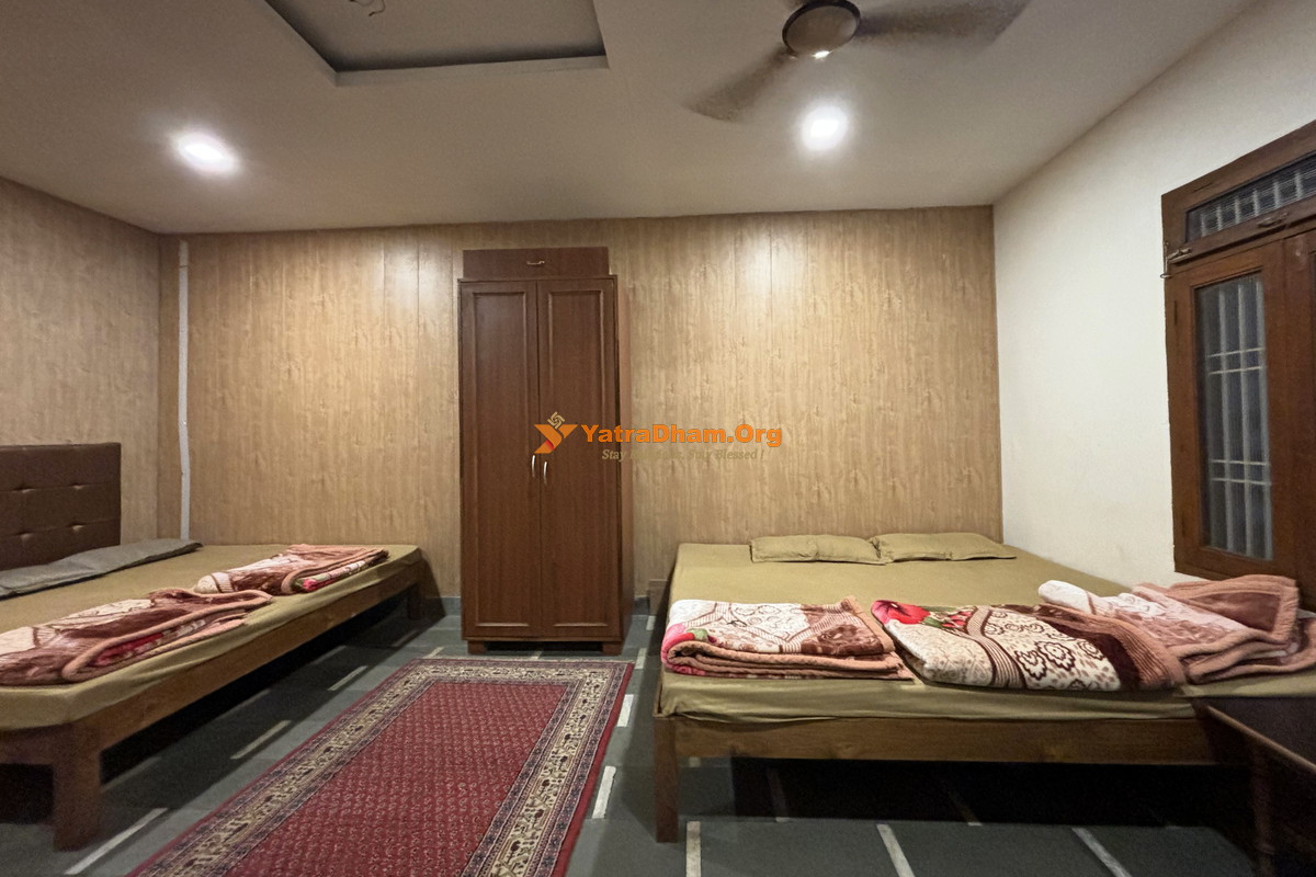 Aditya Ashram Sewa Samiti Varanasi 6 Bed Room