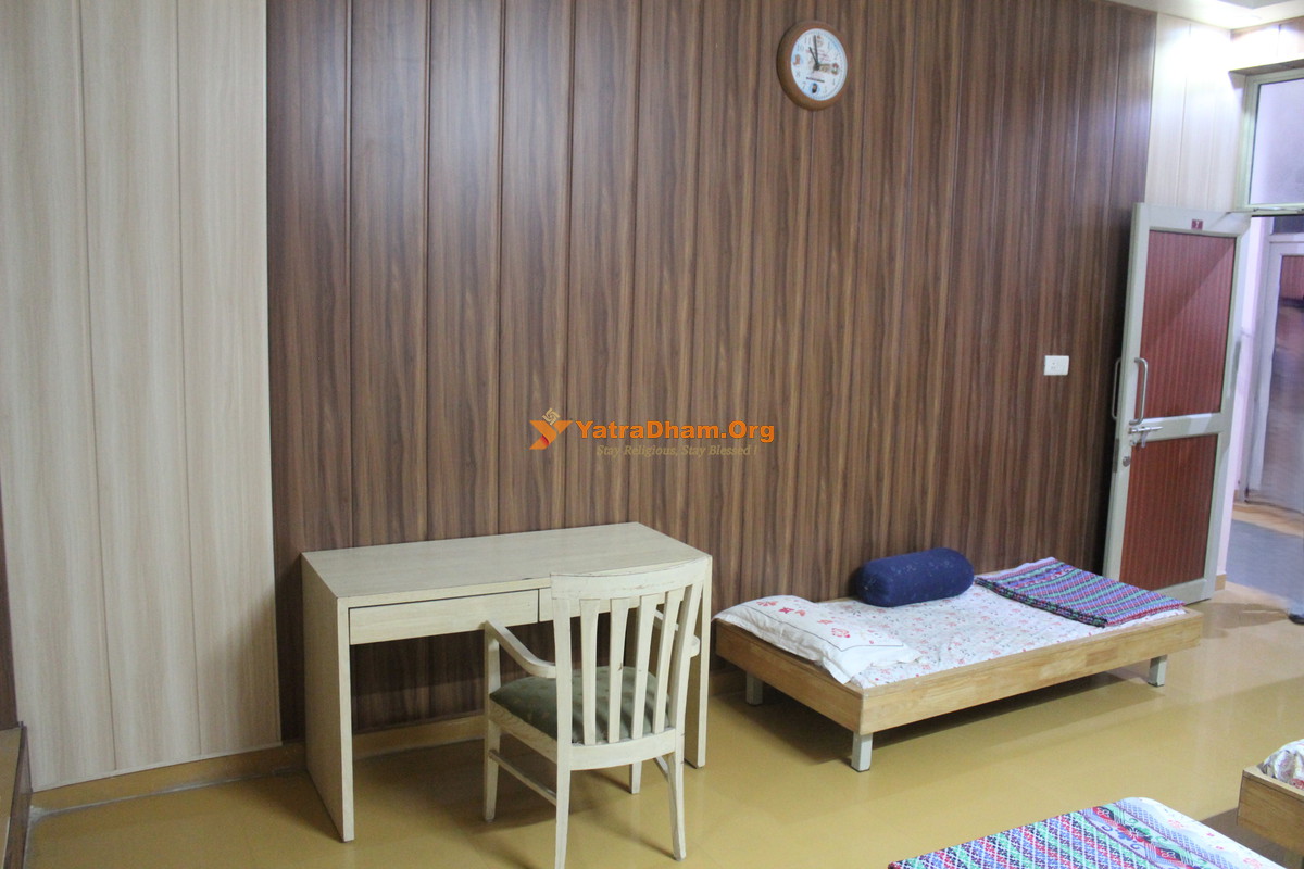 108 Parshwanath Bhaktivihar Jain Dharamshala - Shankheshwar Room 