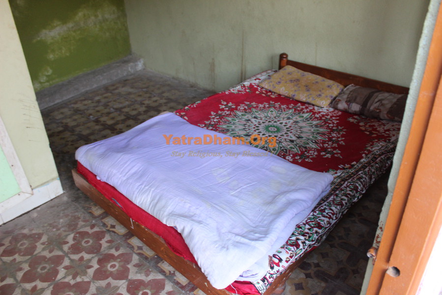 Omkareshwar Shri Sakal  Panchayati Tirol Kunbi Patel Samaj Dharamshala Room View 