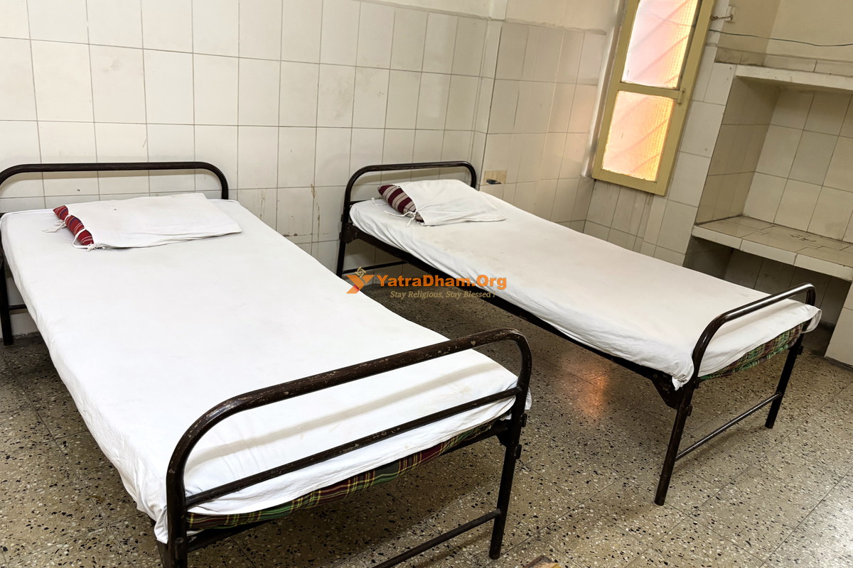 Amrat Atithi Gruh Hyderabad Room