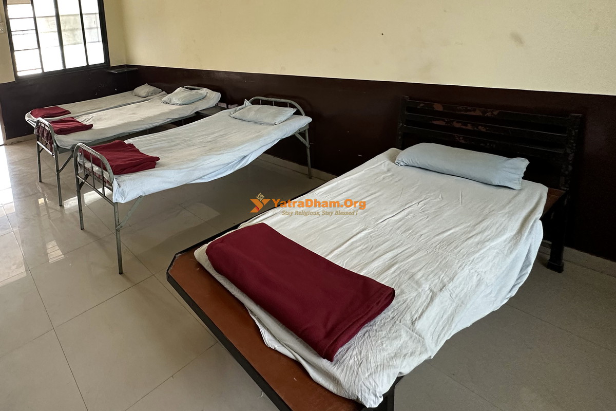 Shri Maheshwari Bhakt Niwas Trimbakeshwar 4 Bed Room