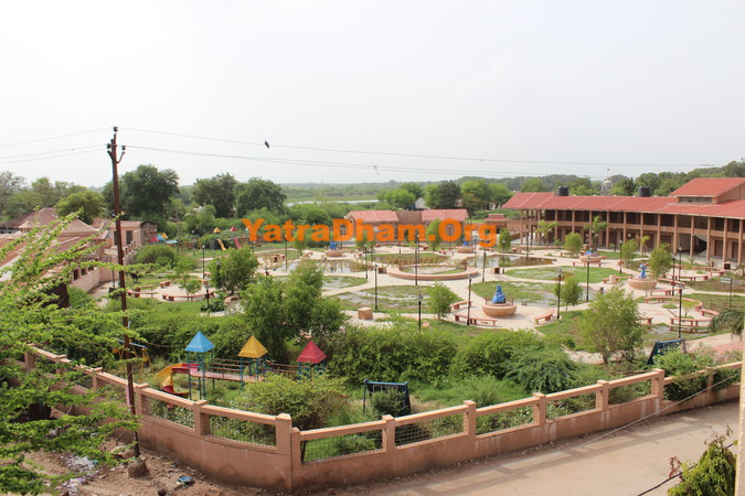Limbachi Valand Sarvajanik Dharamshala Dakor Outside View