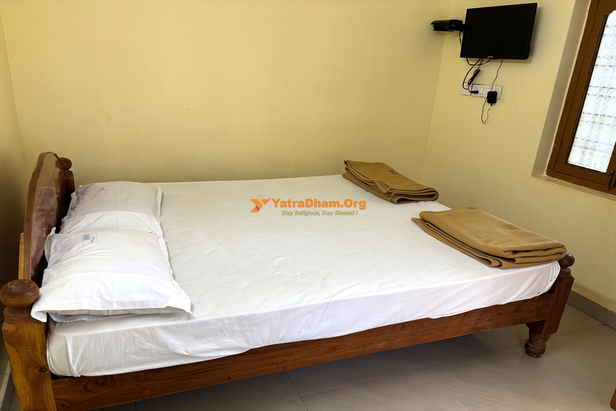 Siri Hotel Srisailam (Sundipenta) 2 Bed Room
