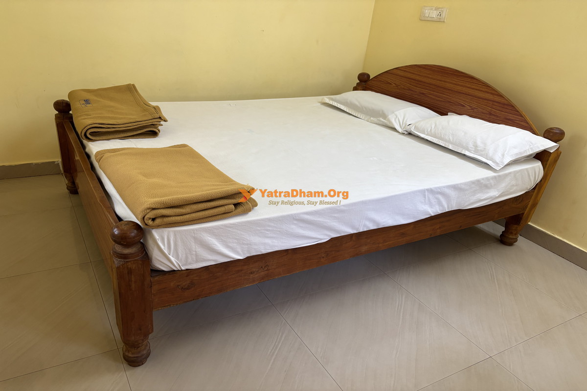 Siri Hotel Srisailam (Sundipenta) 2 Bed Room
