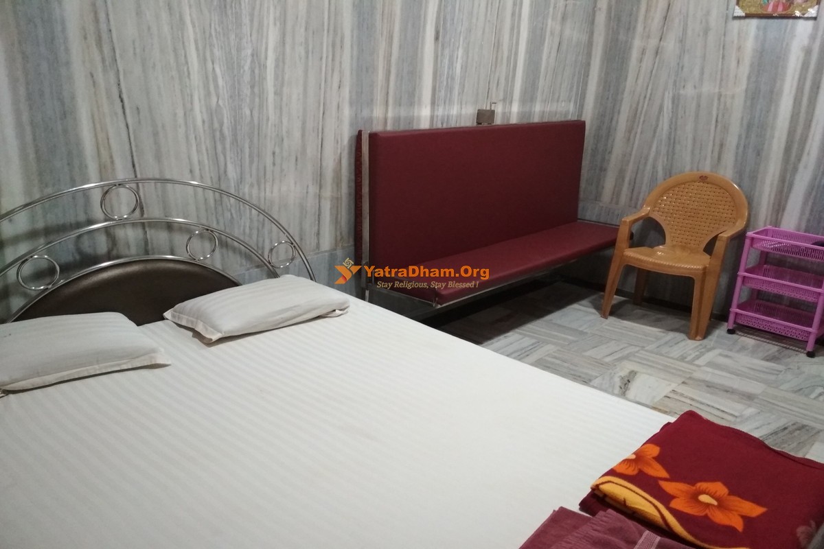 Shree Mukta Jivan Swamibapa Dharamshala - Mumbai (Mahalaxmi West) 2 Bed Room 