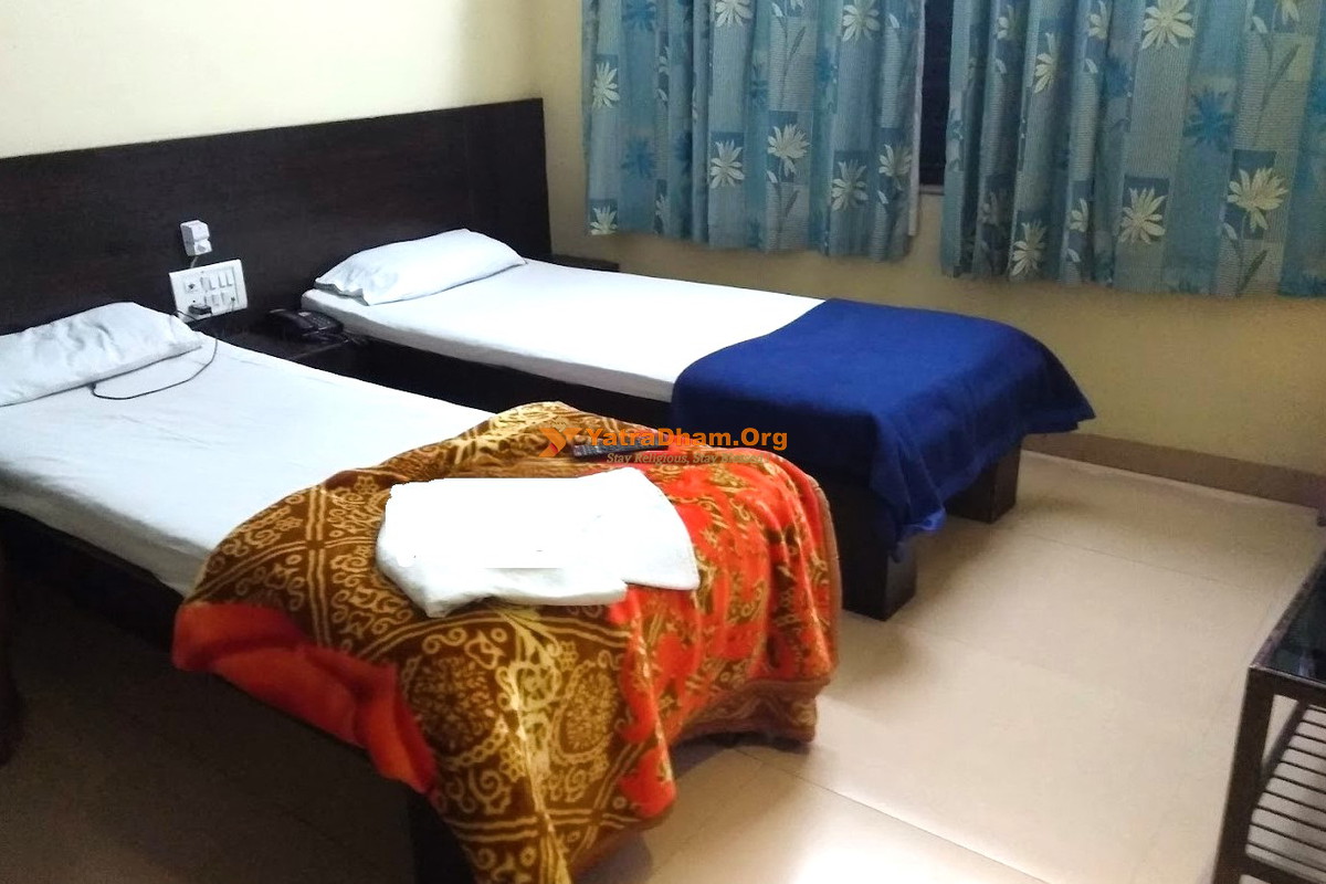 Hotel Shree Abhishek Baramati 2 Bed Room