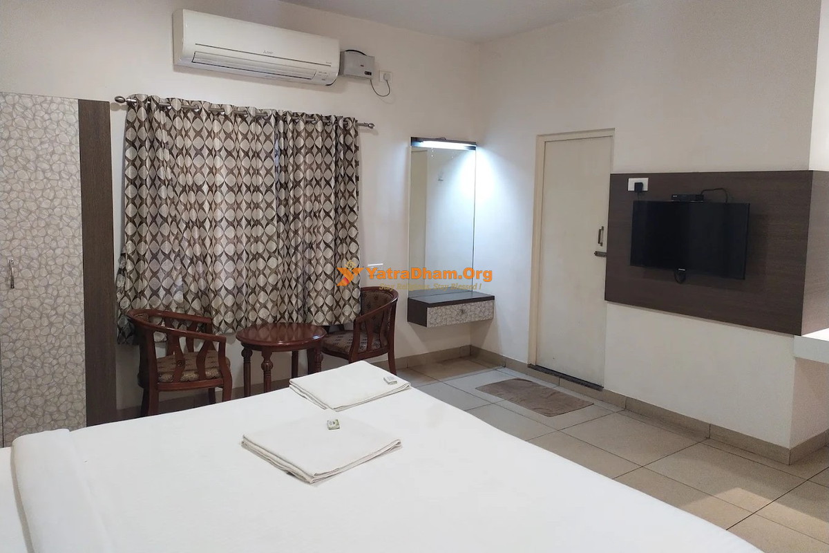 Hotel Sownthariyam Palani 2 Bed Room