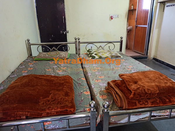 Bharati Ashram Mahamadleshvar Dharamshala Statue of Unity Room