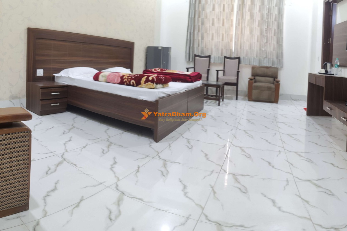 Delhi Adhyatm Sadhna Kendra Dharamshala 2 Bed AC Room