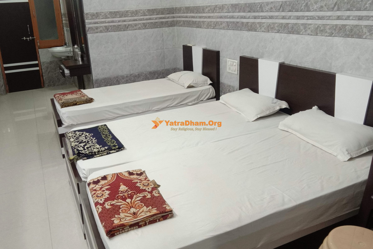 Vasavi Sadan - Varanasi Room Photos