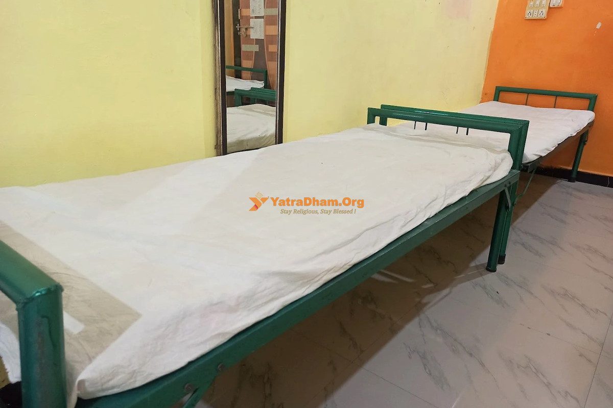 Banashankari Yatri Niwas Akkalkot Room