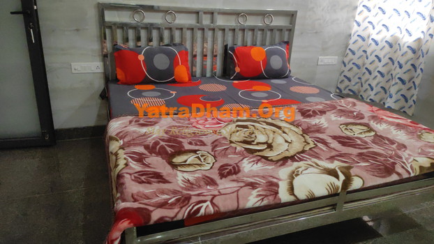 Delhi Cantt Dharamshala Ramdevra  Room View 2